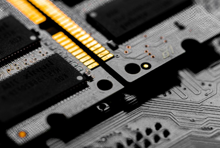 Discover the Inaugural Analysis Reports on D1β DRAM and 232L QLC 3D NAND